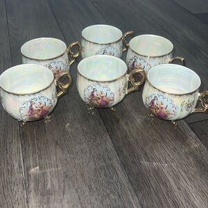 Set of 6 Victorian vintage like iridescent and gold trim serving teacups